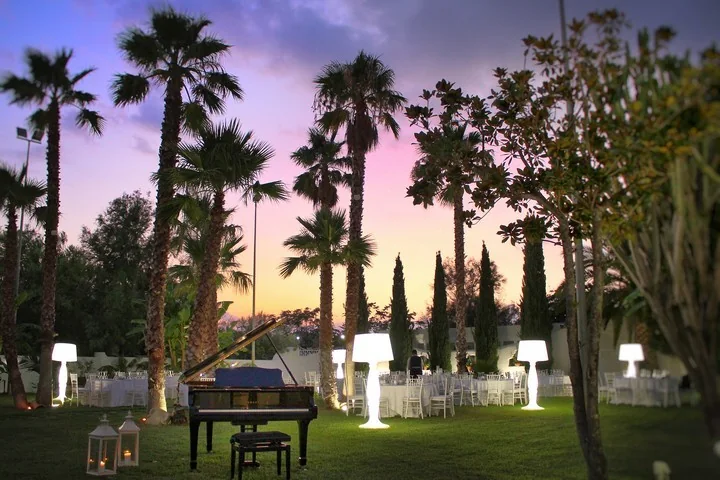 I giardini di Villa Grandinetti al tramonto
